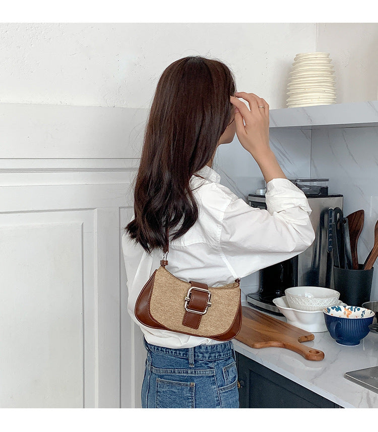 Retro Revival: Underarm Baguette Bag for Timeless Style