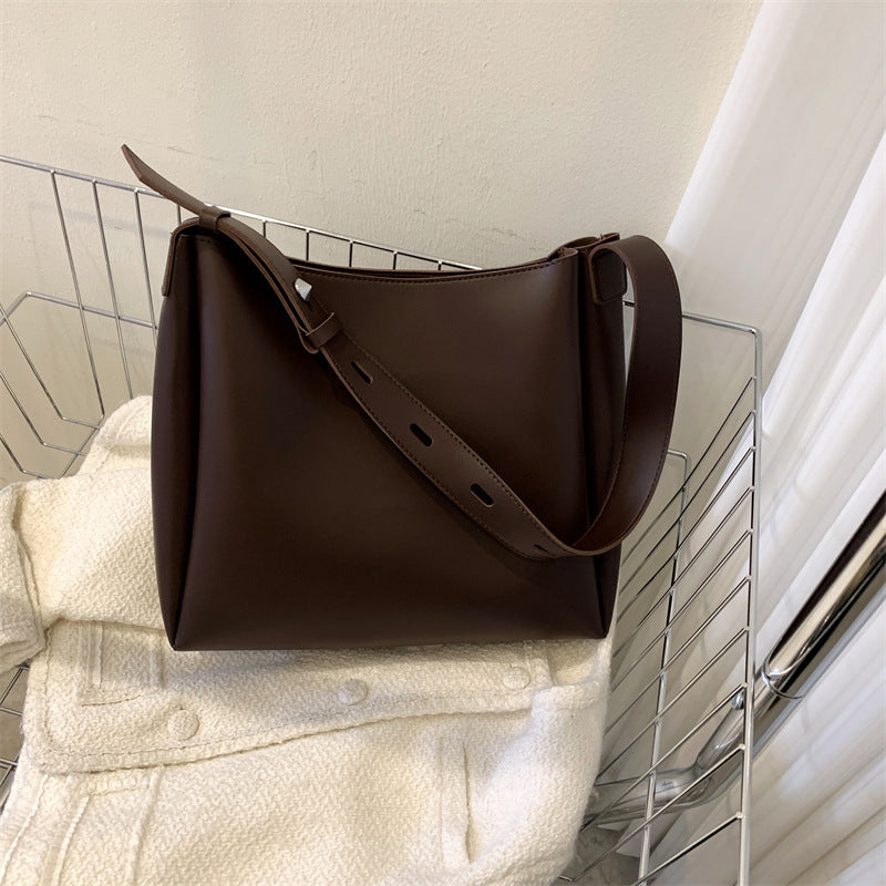 Spacious Tote Bag with Complimentary Pouch – Perfect for Everyday Essentials