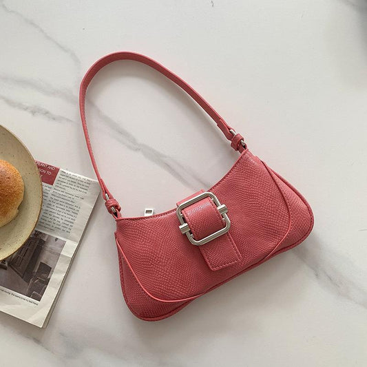 Retro Revival: Underarm Baguette Bag for Timeless Style