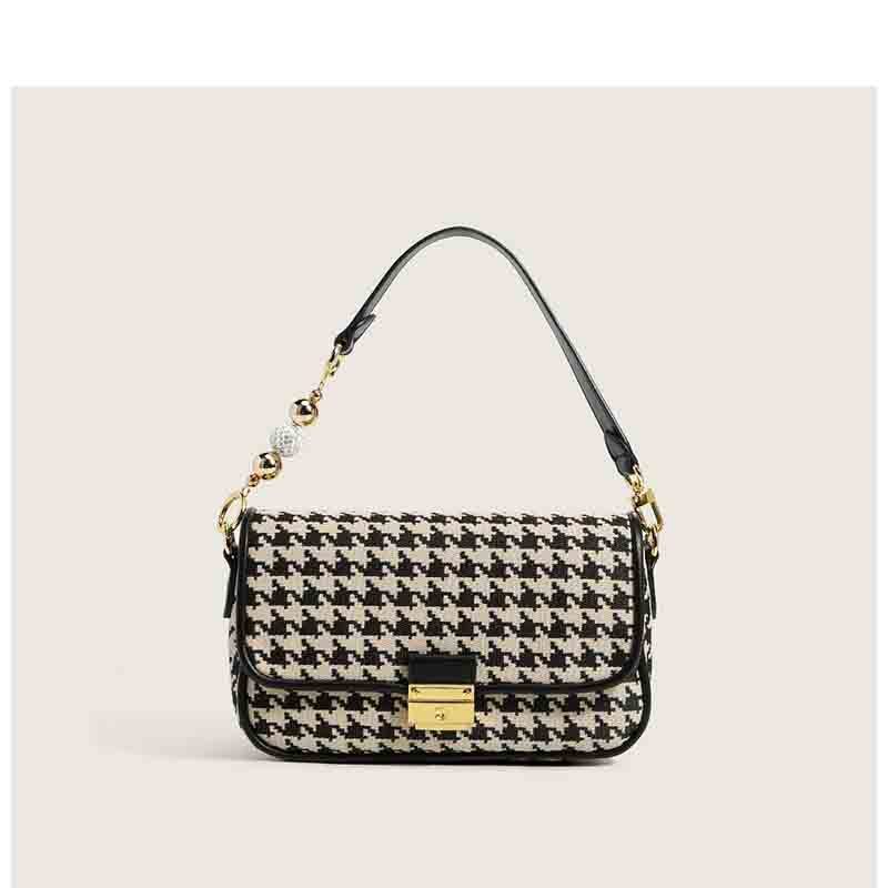 Chic Ying and Yang Shoulder Bag