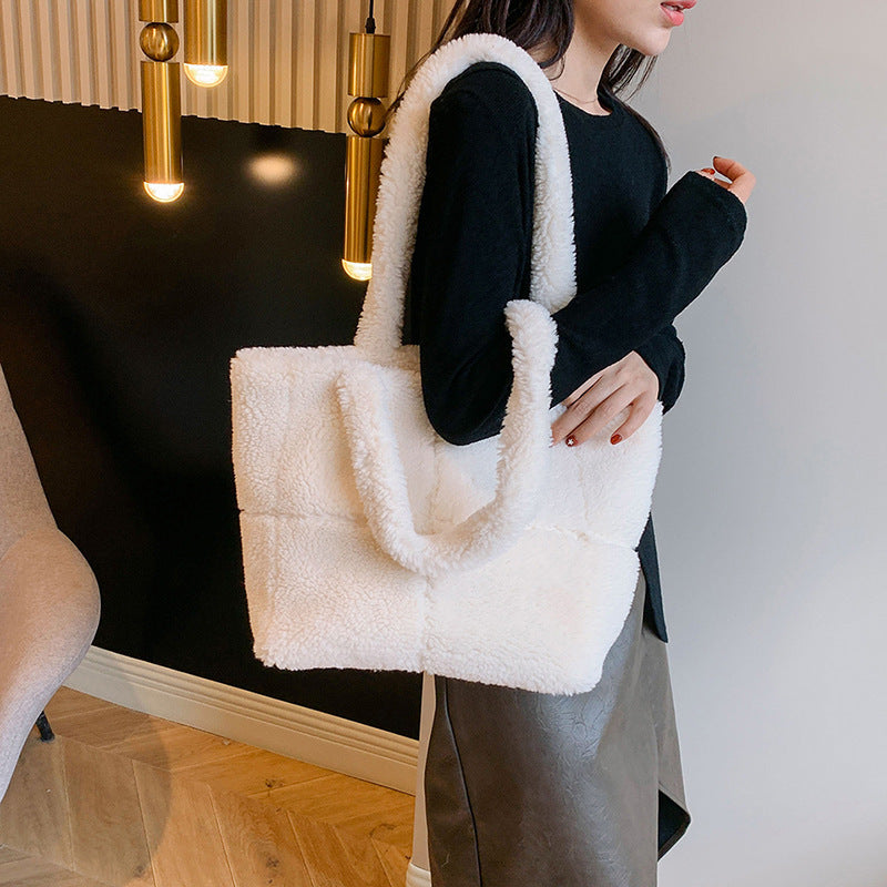 Cute Women's Designer Plush Tote Bag - Luxury Winter Fashion Furry Handbag